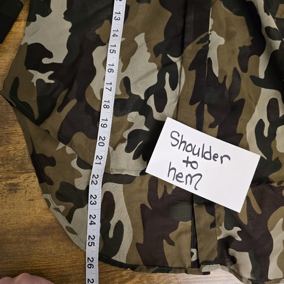 3/$15 Dots sheer Camouflage Button-Up long sleeve Shirt women's size medium - Picture 8 of 9